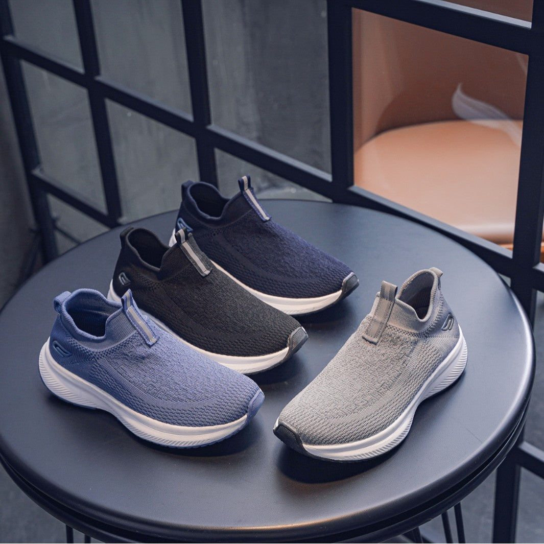 Casual breathable fly-knit walking shoes, one-step dancing shoes, fashionable lightweight running sneakers