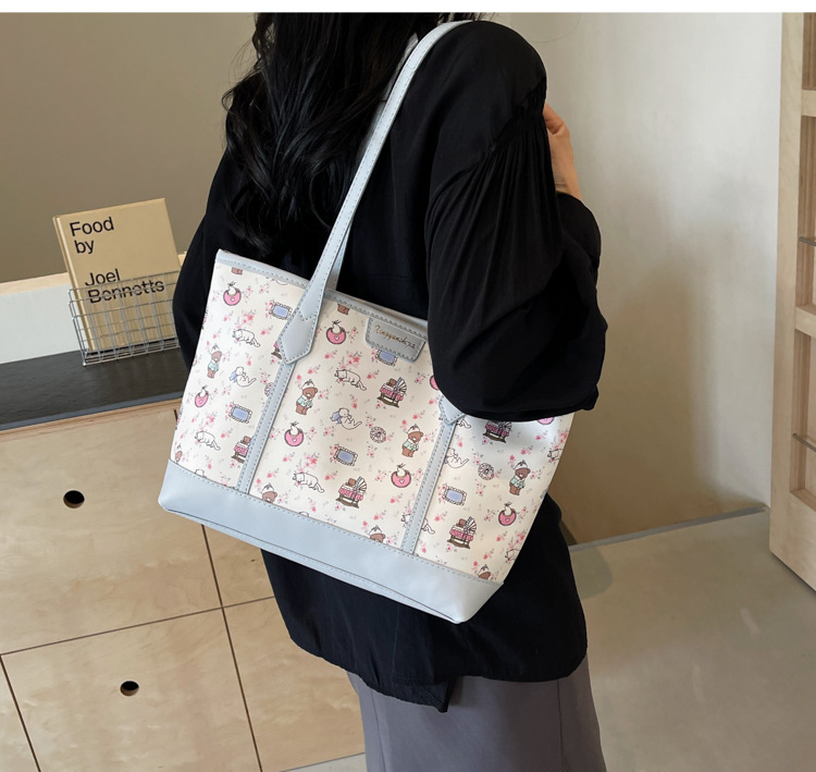 2025 new spring and summer fashion printing shoulder bag versatile commuter tote bag